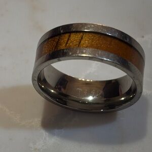 Men's Tungsten and Wood Ring Size 12 EUC
